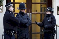 بريطانيا تطلب المساعدة للعثور على فتيات توجهن لسوريا