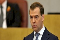 مدفيديف: على اوكرانيا