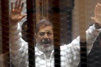 استبعاد مرسي من المحاكمة امام القضاء العسكري