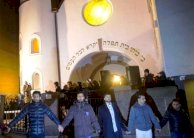 مسلمو النرويج يحمون كنيسًا يهوديًا بـ