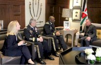 عاهل الاردن يبحث مع الجنرال اوستن الحرب ضد الارهاب