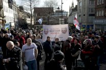 حركة بيغيدا تجمع اقل من 400 متظاهر في بريطانيا 