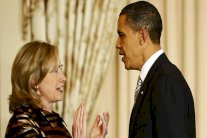 أوباما يدعم بحذر كلينتون في قضية البريد الالكتروني 