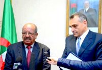 اجتماع إقليمي في الجزائر لبحث الأزمة الليبية 