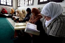 مرشدات لمحاربة التطرف في الجزائر