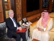 ولي ولي العهد السعودي يستقبل وزير دفاع بريطانيا