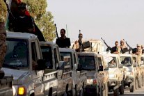 الجيش الليبي يحاصر درنة وعناصر داعش يهربون إلى الجبال