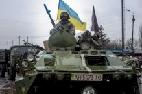 الغرب يتوعد موسكو بعقوبات اضافية إن هاجمت أوكرانيا