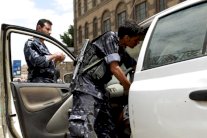 مقتل ثلاثة جنود في هجوم بعبوة ناسفة في اليمن