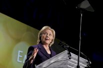  كلينتون تدين بشدة رسالة الجمهوريين الى طهران