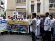 بورما تعد بفتح تحقيق حول قمع مظاهرة في رانغون