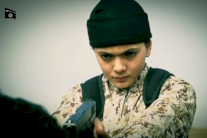 تلامذة فرنسيون يتعرفون إلى طفل داعش القاتل