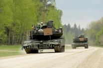 اميركا ترسل تجهيزات عسكرية الى دول البلطيق لردع روسيا