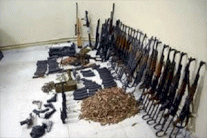 تونس تصادر كمية جديدة من الاسلحة على الحدود مع ليبيا 