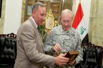 ديمبسي في بغداد لبحث تطور العمليات العسكرية ضد داعش