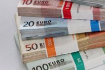 فرنسا تعترض على إصدار الإتحاد الأوروبي قطعة نقدية