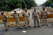 الشرطة الهندية تبعد متظاهرين امام سفارة الصين