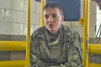 الطيارة الأوكرانية المعتقلة بموسكو تستأنف إضرابها