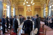 الحل العسكري فشل في سوريا... والحل السياسي مهدد أيضًا