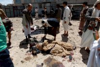 طائرة حوثية تبحث عن ملجأ هادي بعدن