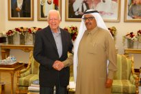 حمدان بن راشد يستقبل جيمي كارتر