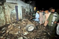 قتيلان في انفجار قنبلة امام مسجد شيعي في باكستان