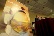 تعرّف إلى البريطانيين المرشحين للعيش على سطح المريخ!