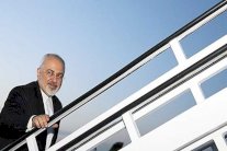 وفاة والدة روحاني تعلّق المفاوضات النووية 