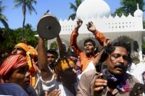 عشرة قتلى على الاقل في تدافع في بنغلادش