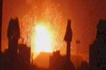 عاصفة الحزم.. غارات جديدة وأول قصف بحري لمواقع حوثية