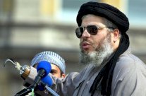 بريطاني شريك لأبو حمزة يقر بتهمة الإرهاب في نيويورك