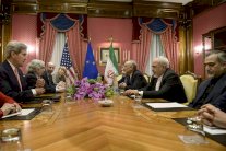 سباق مع الزمن في لوزان حول الاتفاق مع إيران 