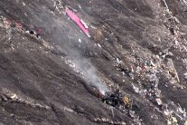 طيار سعودي: فتح باب قمرة الطائرة من الخارج مستحيل