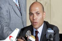 كريم واد يلجأ إلى المحكمة العليا... وغليان في السنغال