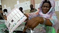استمرار التصويت في 300 مركز انتخابي في نيجيريا