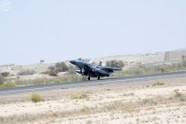 عاصفة الحزم تقصف منظومات الصواريخ قرب باب المندب