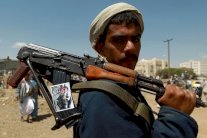 قيادات موالية لصالح تطلب اللجوء من الحكومة اليمنية