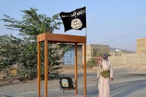 تنظيم القاعدة يطلب رأسي الحوثي وصالح حيين أو ميتين