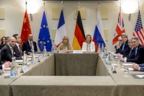 لقاء بين كيري وظريف حول النووي الإيراني