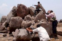 اشتباكات عنيفة بحي المعلا في عدن