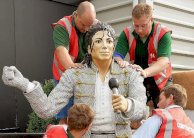 نجحت أو أخفقت... التماثيل تخلّد المشاهير 