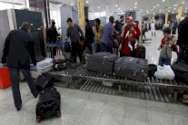 الأردن والجزائر تجليان مواطنين عالقين في اليمن