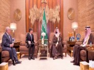 وزير دفاع السعودية يستقبل نائب وزير خارجية أميركا