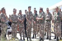 رئيس الأركان الأردني: الحزم مع من يحاول العبث بأمننا