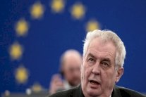 جدال حاد بين رئيس تشيكيا والسفير الاميركي