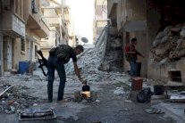 مخيم اليرموك على حافة المجزرة