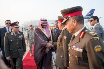 وزيرا دفاع السعودية ومصر يبحثان المستجدات في اليمن