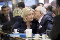 مارين لوبن تدعو أباها إلى إعتزال السياسة