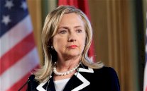 كلينتون... أول إمرأة تقترب من عرش الرئاسة الأميركية