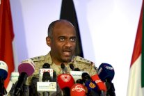 عسيري: قوات التحالف نفذت 1200 طلعة جوية 